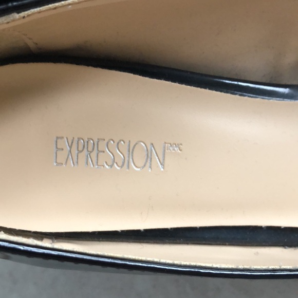 Expression Black Heels – Size 6 - Picture 4 of 5